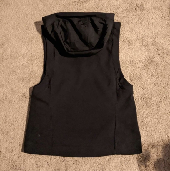 Lululemon Re-Form Vest size 6 - Picture 4 of 9